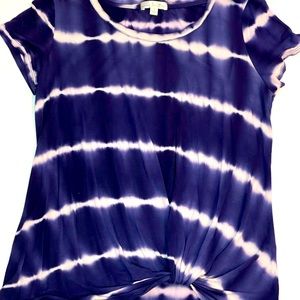 Cute blue and white tie dye tee shirt.
